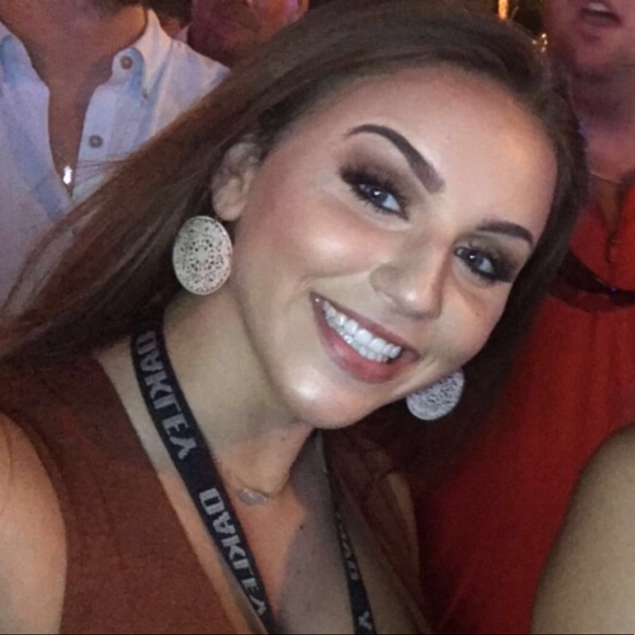 Meet your Posher, Kiska - Picture 7 of 7